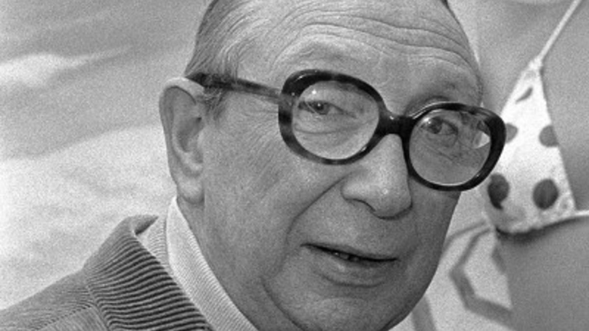 El 5 de julio de 1946 el diseñador Louis Reard presenta el bikini en París