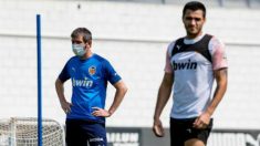 Celades y Maxi Gómez, en un entrenamiento (EFE).