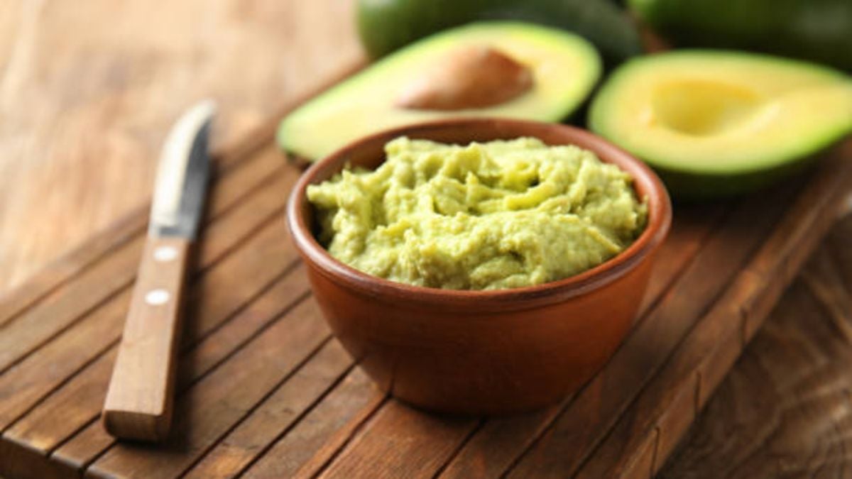 Receta de quinoa con salmón y aguacate