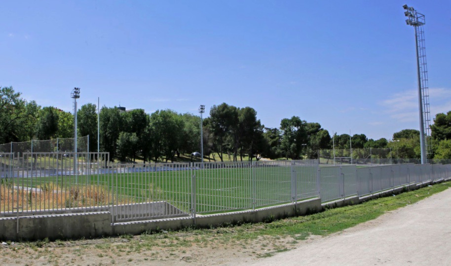 Campo de rugby Los Arbolitos en Vallecas que por deficiencias no pudo abrir en plazo.