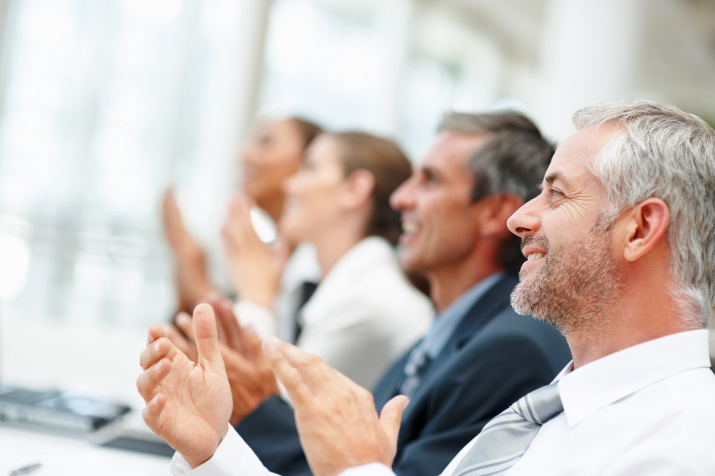 ¿Cómo motivar a los empleados durante la vuelta a la oficina?