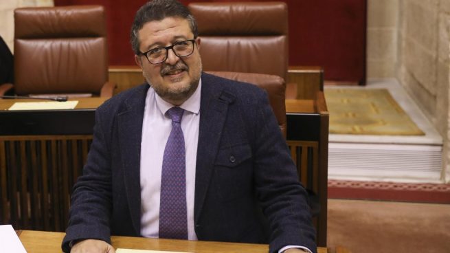 Serrano prestará servicios profesionales a Vox en Murcia