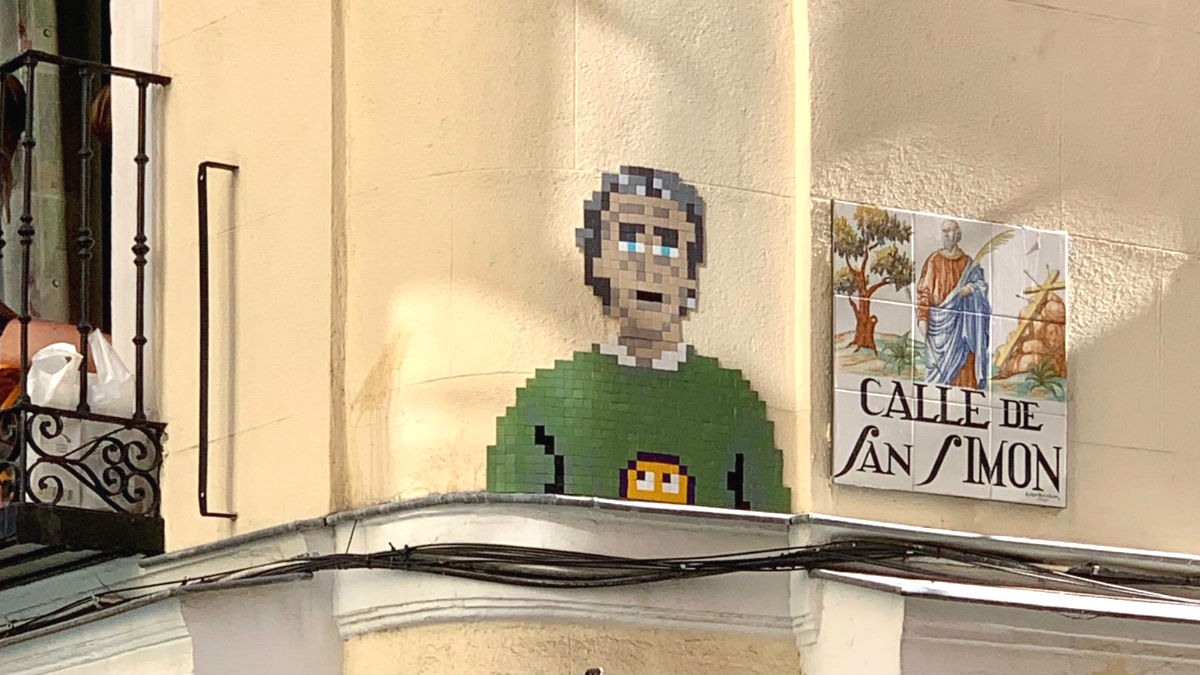 El mosaico de Fernando Simón hecho por un ‘artista’ callejero en una calle del distrito madrileño de Lavapiés.