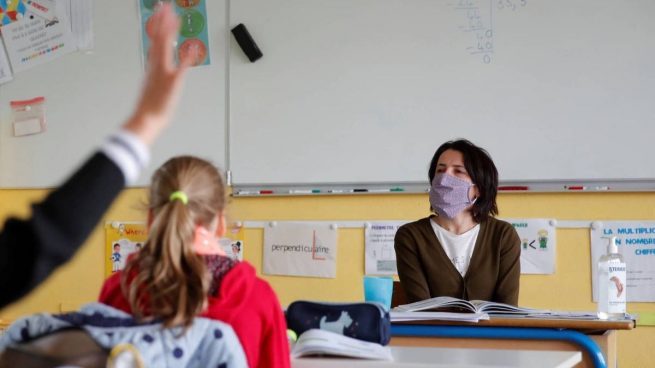 La Junta de Andalucía contratará a 6.300 profesores de refuerzo para la
