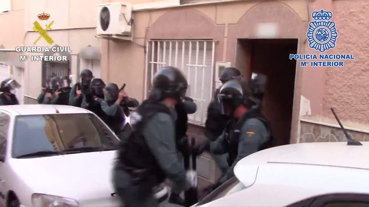 La Guardia Civil durante la intervención en Melilla
