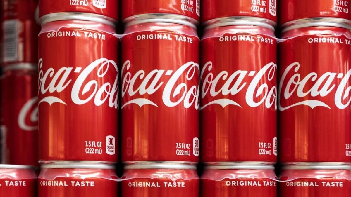 Coca-Cola está regalando neveras por responder a tres preguntas