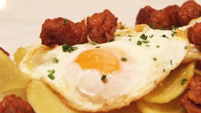 San Fermín 2020: Huevos fritos con chistorra y patatas