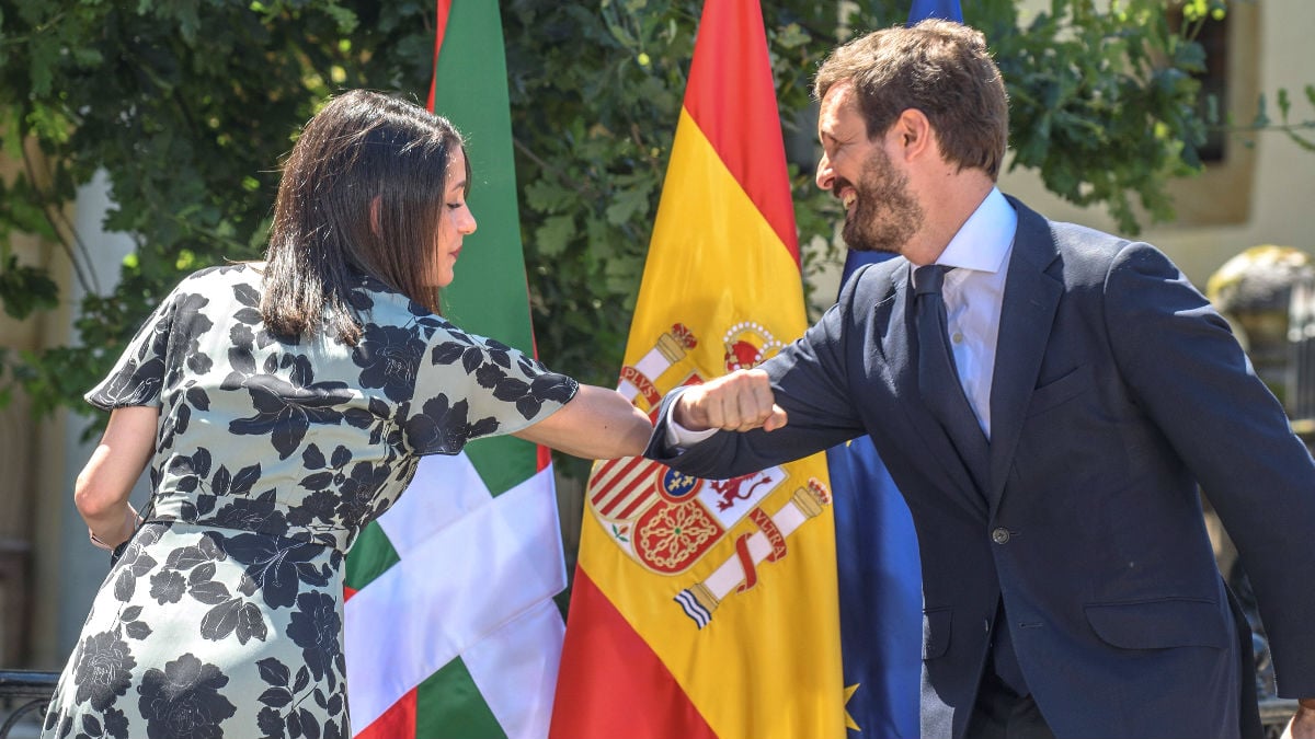 La presidenta de Ciudadanos, Inés Arrimadas; y el presidente del Partido Popular, Pablo Casado. (Foto: Europa Press)