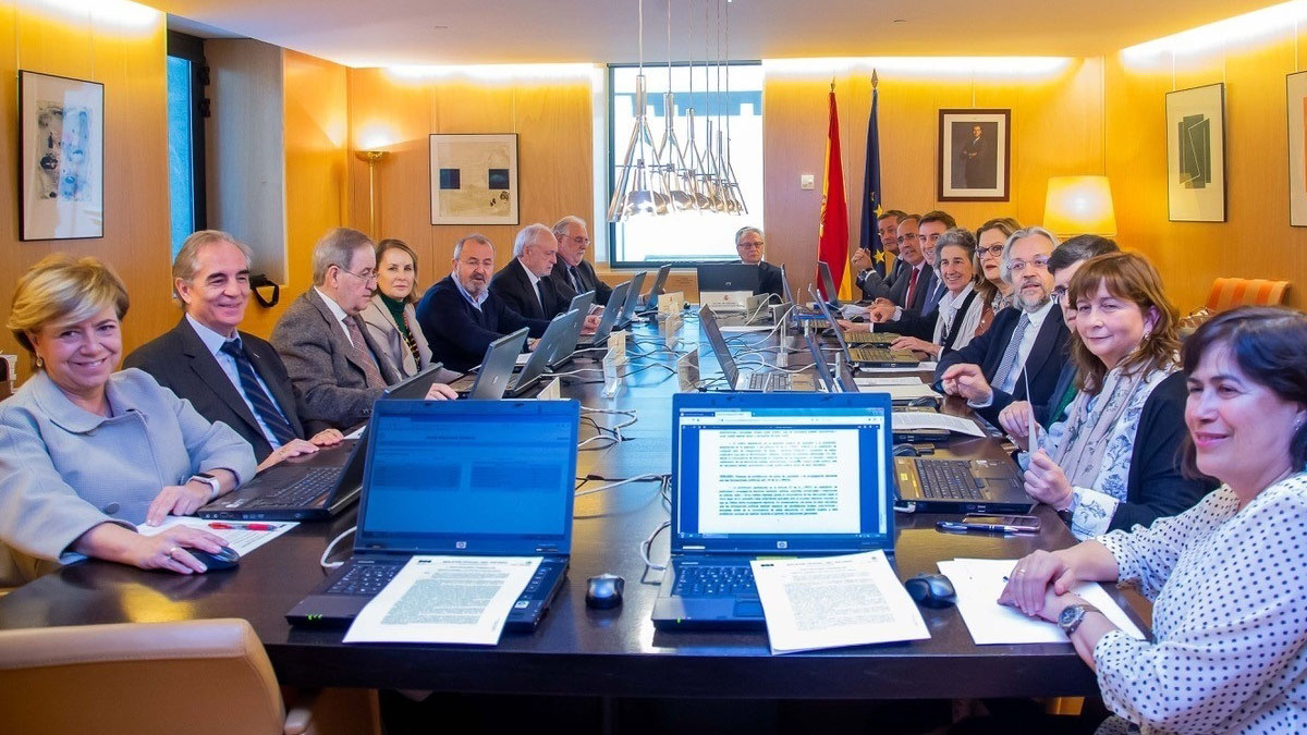 Miembros de la JEC, en una reunión.