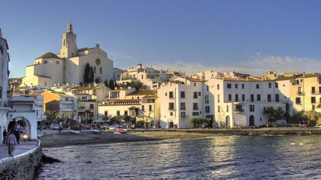 Pueblos de playa con encanto en España para disfrutar este verano