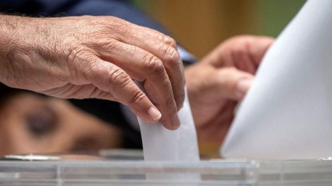 Elecciones vascas y gallegas 2020: Horario de los colegios electorales para votar en el País Vasco y Galicia