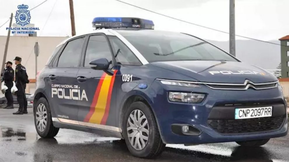 Una mujer brasileña atropella a una pareja y los apuñala hasta la muerte en Dos Hermanas.