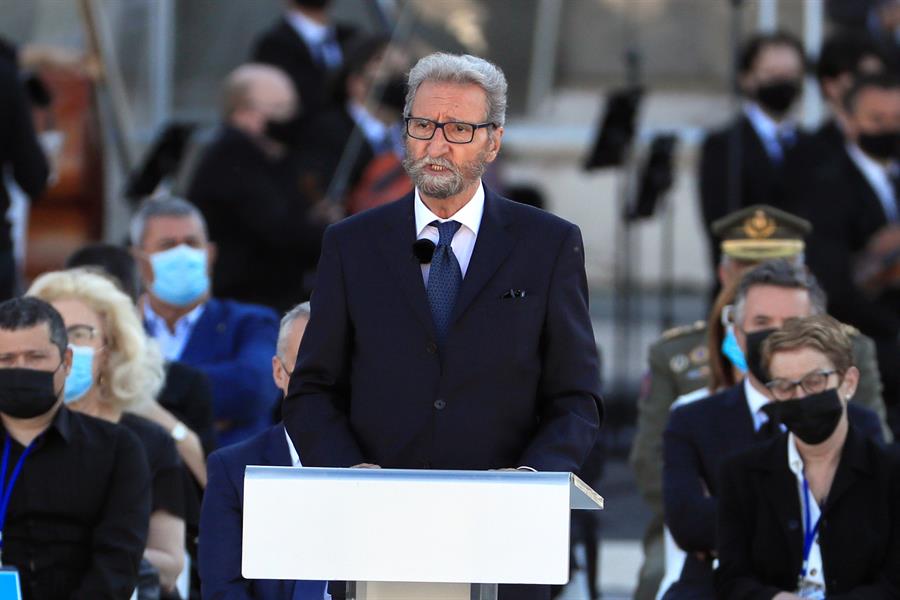 Hernando Fernández Calleja, hermano del periodista José María Calleja, fallecido por coronavirus en Madrid, durante su intervención en el homenaje de Estado a las víctimas de la pandemia de coronavirus. Foto: EFE