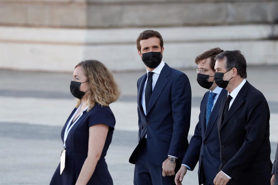 Pablo Casado junto al alcalde de Madrid.