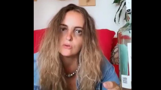 TikTok: Despiden a una profesora de primaria por imitar a Paulina Rubio en mal estado