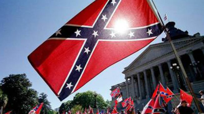 El Pentágono prohíbe las banderas confederadas en instalaciones militares