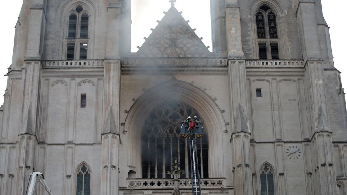 Incendio en la catedral de Nantes.