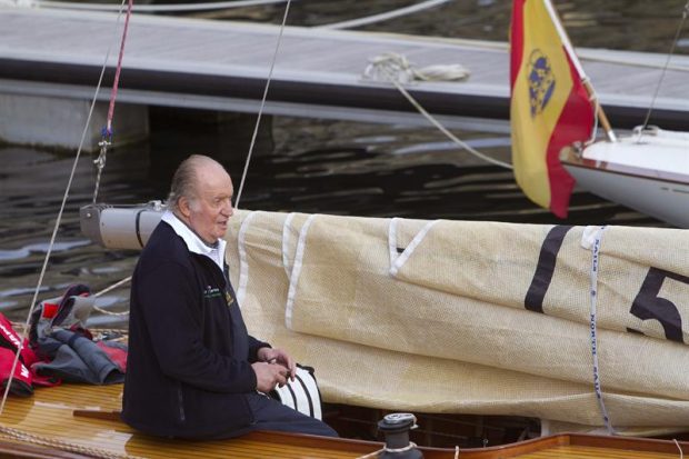 El Rey Emérito a bordo del barco 'Bribón'.