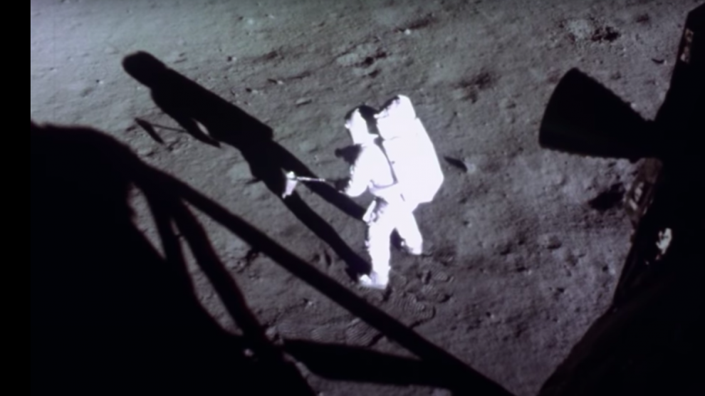 Youtube: Un experto en IA mejora los vídeos del hombre en la Luna