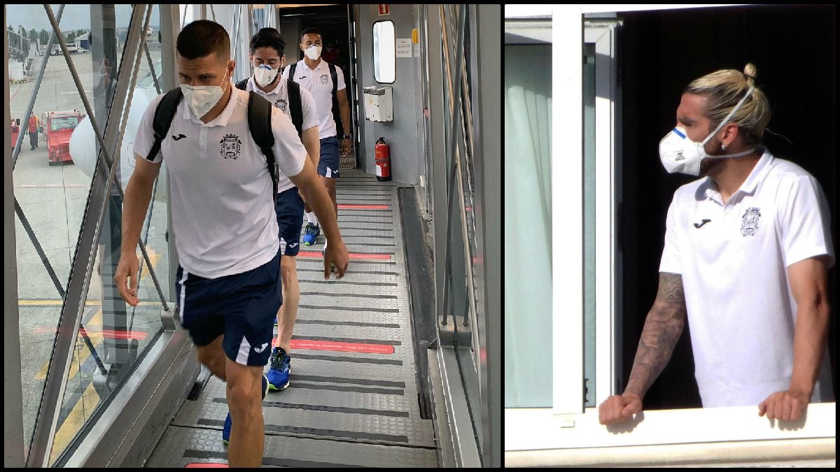 Los jugadores del Fuenlabrada en su viaje a La Coruña. (EFE)