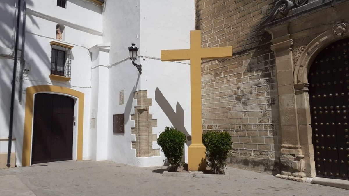 Cruz de las Descalzas en Aguilar de la Frontera antes de su derribo.