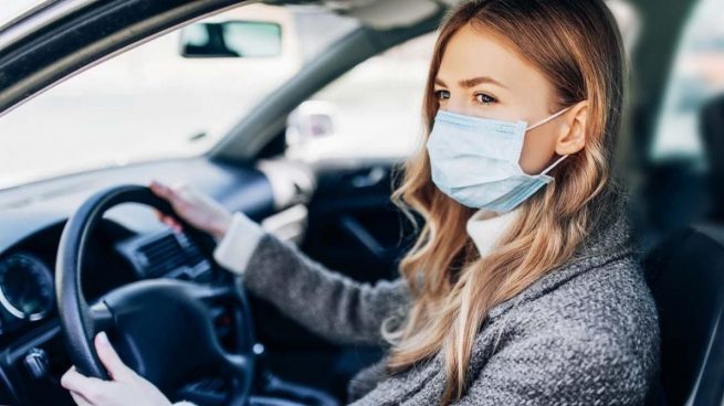 Mascarilla en el coche y en el transporte: ¿cuándo no hay que llevarla?