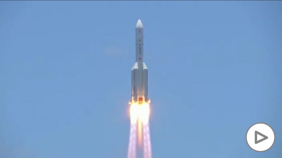 China lanza su primer cohete a Marte