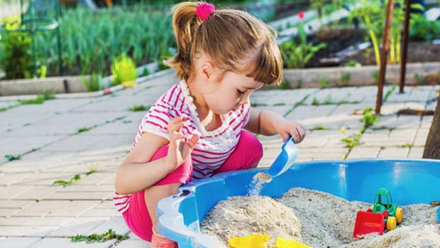 sin medias Clásico Terapia de “La caja de arena” en niños: Qué es y qué beneficios tiene