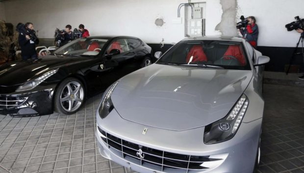 Localizamos los dos Ferrari de 700.000 € regalados a Juan Carlos I que según el CNI tenía Corinna en Mónaco