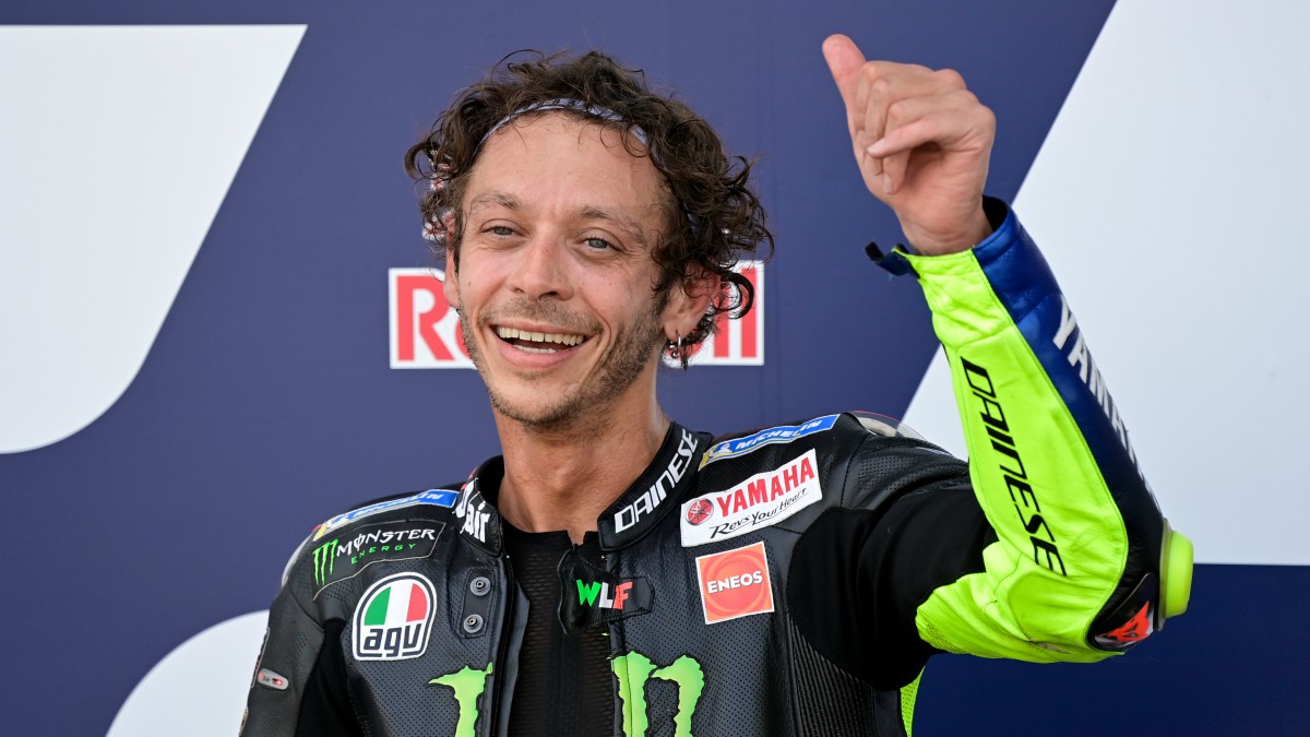 Valentino Rossi, en el podio. (AFP)
