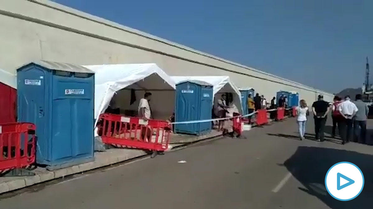 Campamento de Cruz Roja en el puerto de Escombreras (Murcia). (Vídeo: Jucil)
