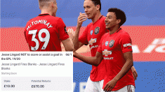 Lingard celebra con sus compañeros su primer gol de la temporada en la Premier League (Getty)