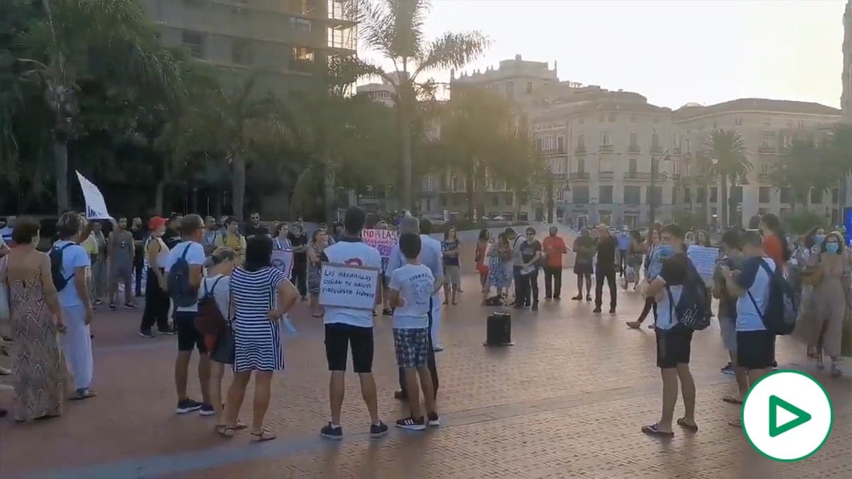 Manifestación en Málaga para reivindicar el derecho a no usar mascarilla. Fuente: Twitter de @nat0ly