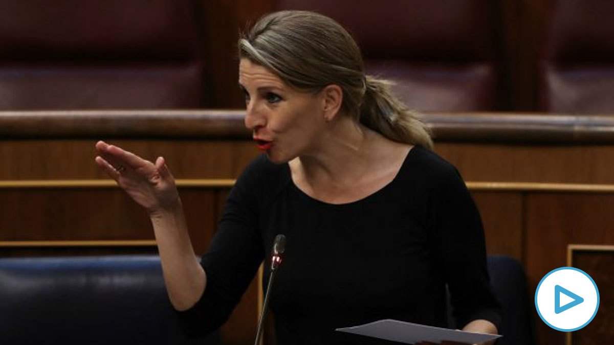La ministra de Trabajo, Yolanda Díaz, en una sesión plenaria del Congreso. (Pool)