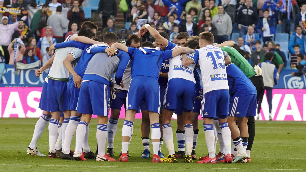 Los jugadores del Zaragoza, tras un partido. (Foto: Real Zaragoza)