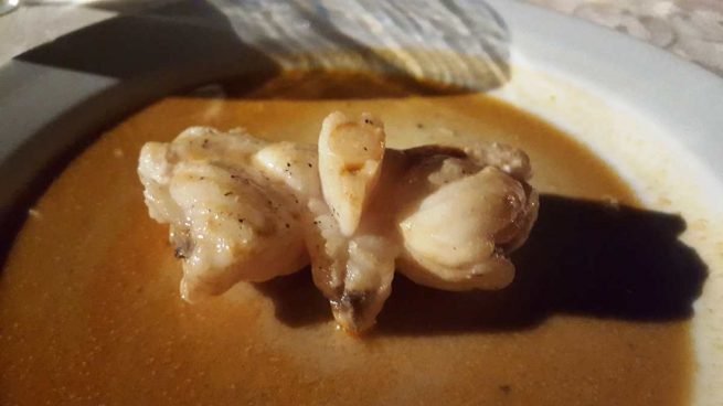 Rape en salsa de nueces