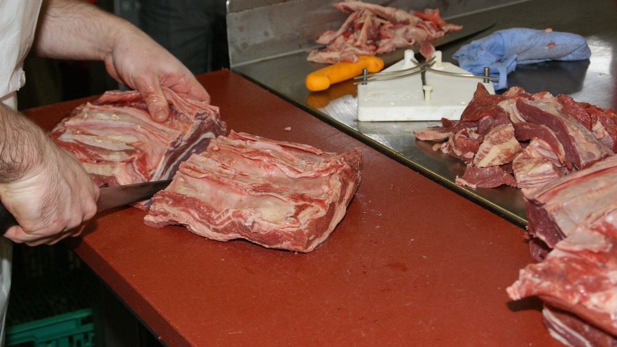 Supermercados El Jamón retira una partida de carne al detectar listeria