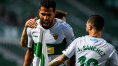 Los jugadores del Elche celebran un gol. (@elchecf)