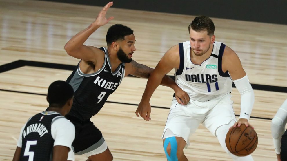 Luka Doncic durante el Sacramento Kings-Dallas Mavericks. (AFP)
