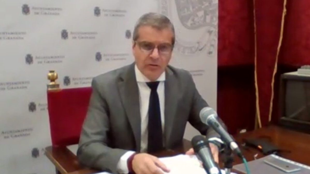 El portavoz del equipo de gobierno local de Granada y vicepresidente de Emucesa, César Díaz estalla contra Sánchez y advierte de la expropiación de «los reptiles del bipartito PSOE-Podemos» .