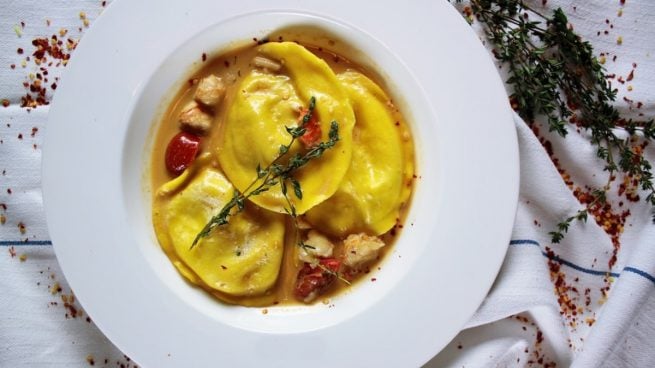 Receta de ravioli de requesón con salsa de langostinos