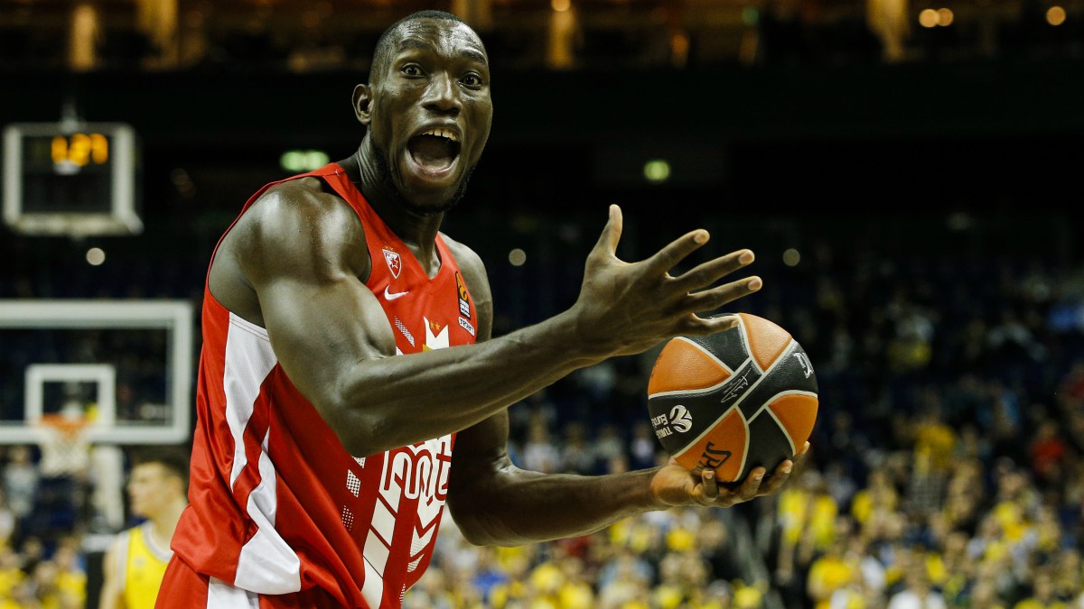 Michael Ojo durante un partido con el Estrella Roja. (Getty)