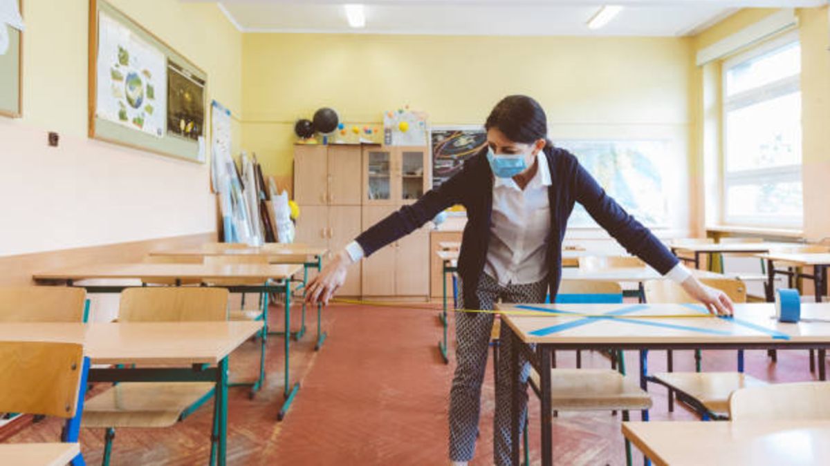Alerta ante el riesgo de abrir las escuelas en septiembre