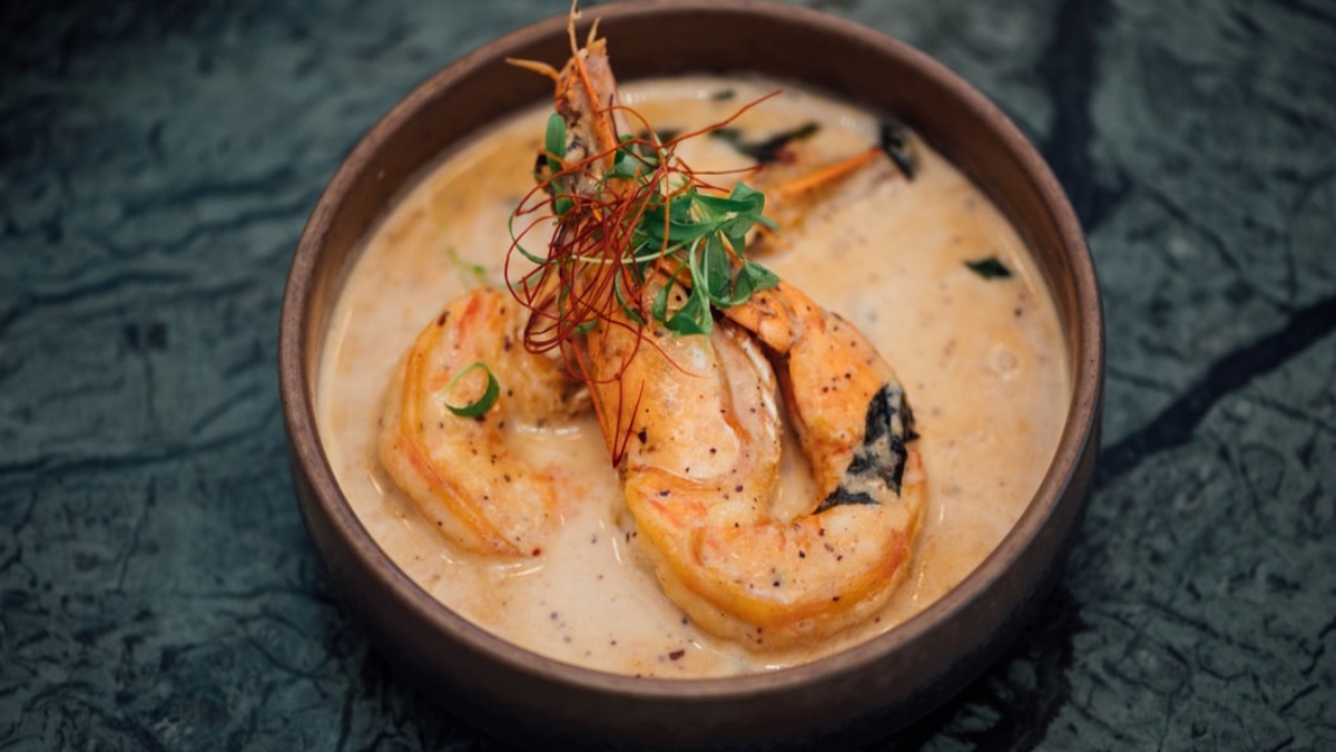 Curry de langostinos con leche de coco