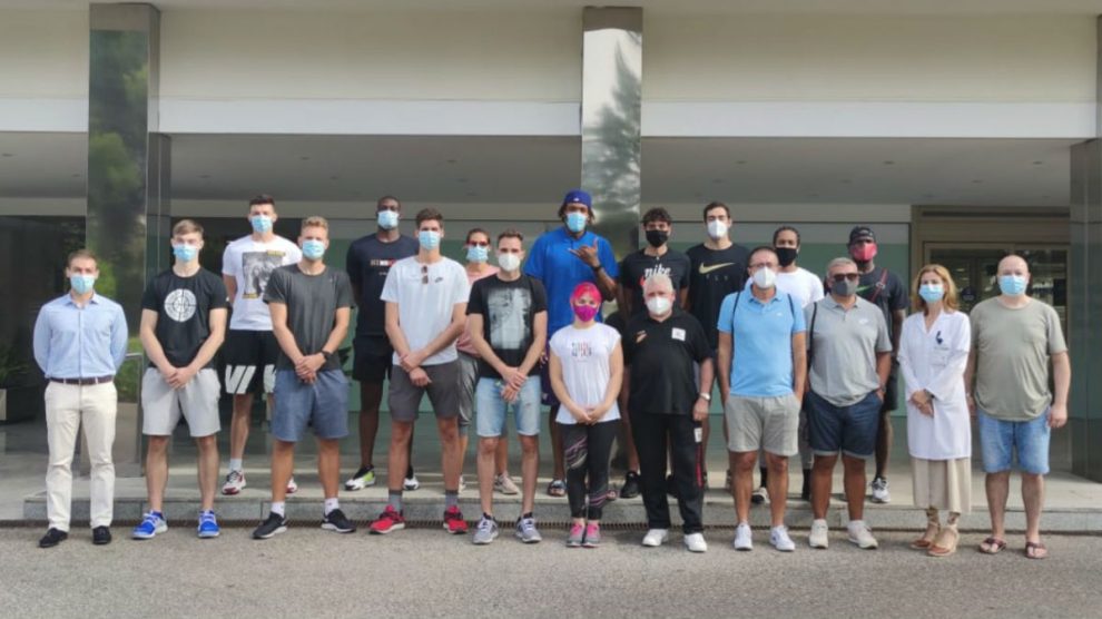 La plantilla del Montakit Fuenlabrada, pasando las pruebas de COVID-19. (@BFuenlabrada)