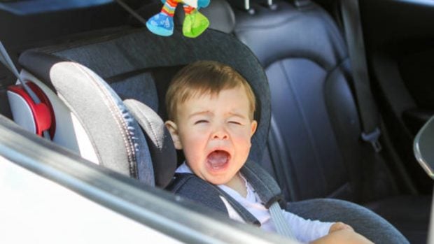 Viajar con niños en coche: Seis buenos consejos para que vayan cómodos y no se mareen
