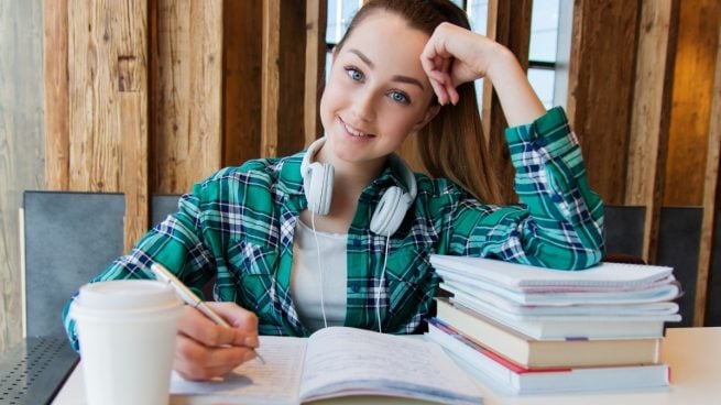 Cómo recibir más de 3.400 euros en becas para la universidad, FP o Bachillerato