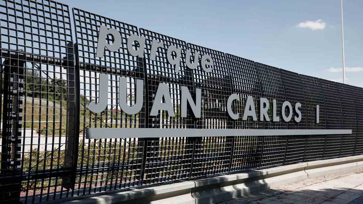 Letrero en la entrada al madrileño parque Juan Carlos I. Foto: EP