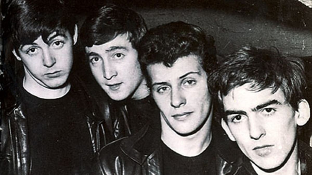 El 17 de agosto de 1962, The Beatles sustituyen a Pete Best por Ringo Starr