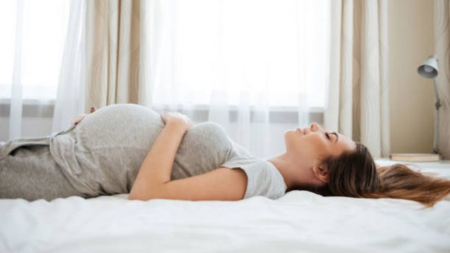 4 posturas para dormir bien durante todo el embarazo